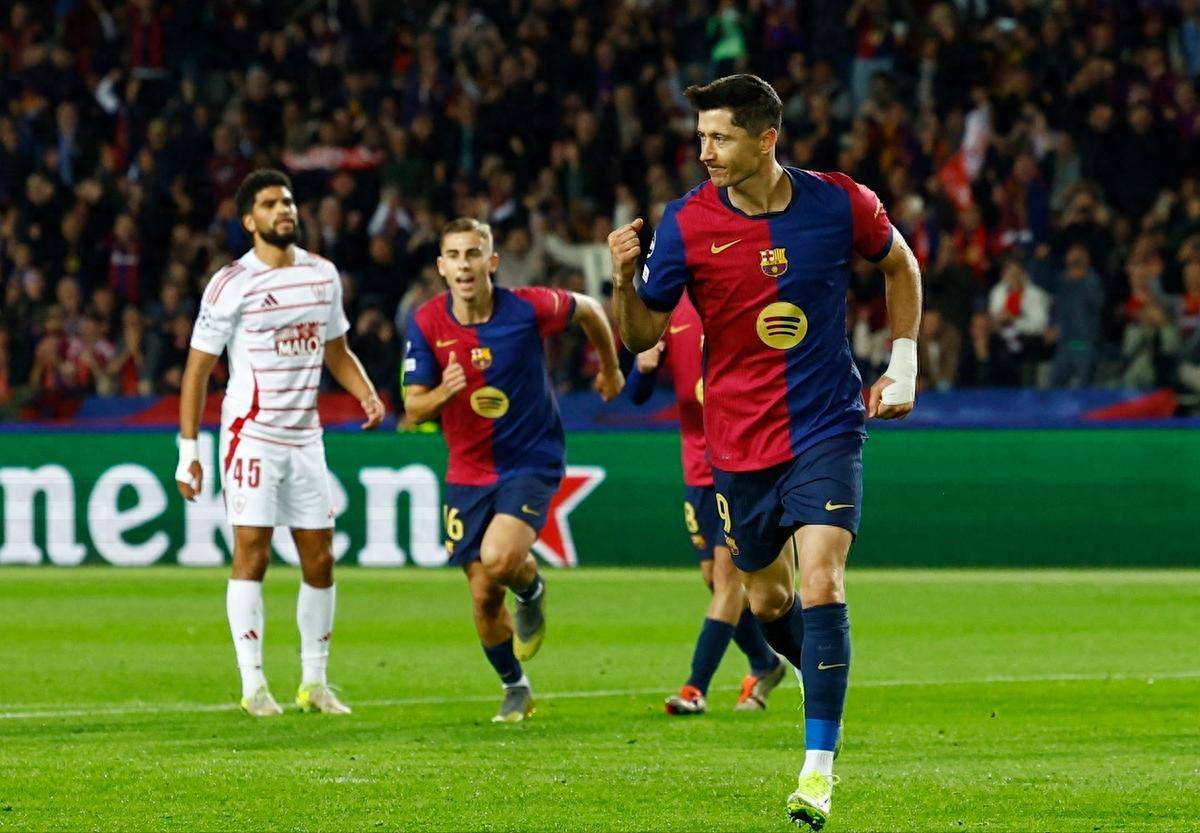 开云体育-莱万多夫斯基意外战胜RNG，领先优势明显引爆全场！-开云体育