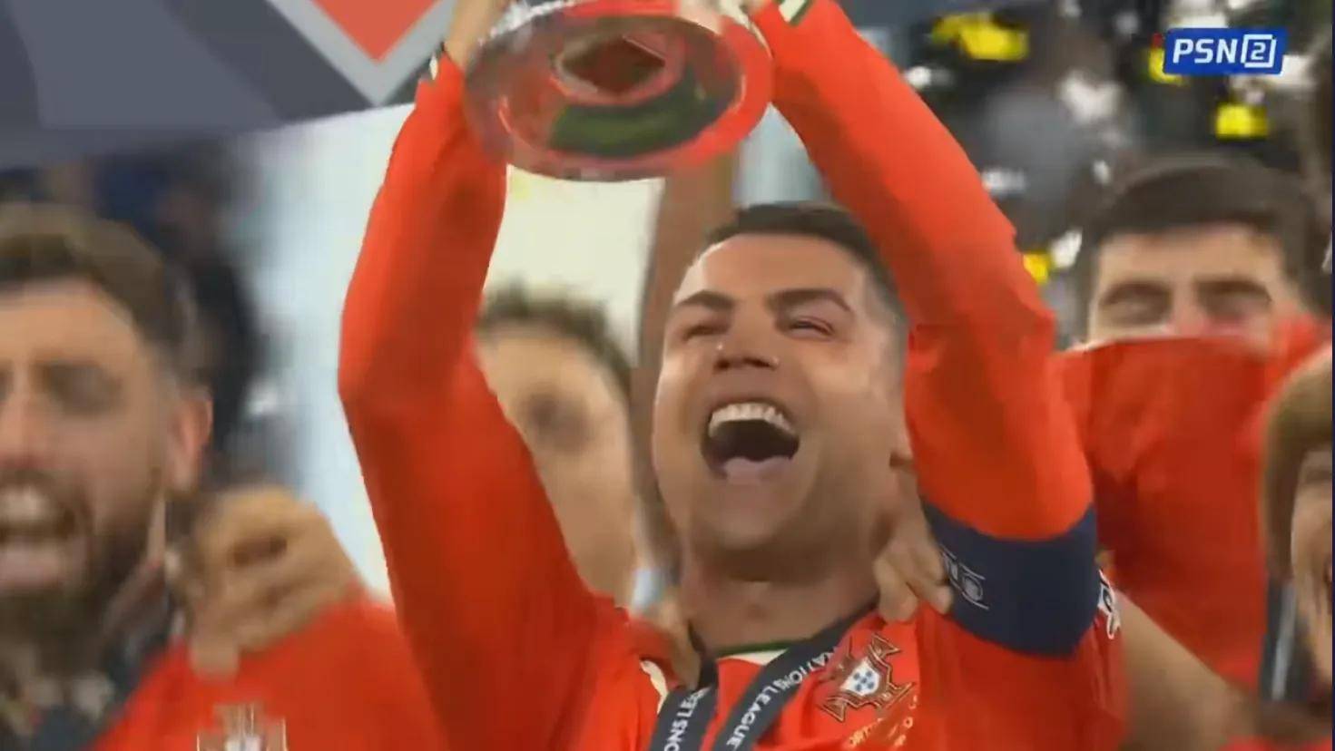 开云官方网站-穆古鲁扎重返赛场，刷新纪录首场状态出色，西班牙队观众沸腾！再创辉煌时刻-开云官方网站